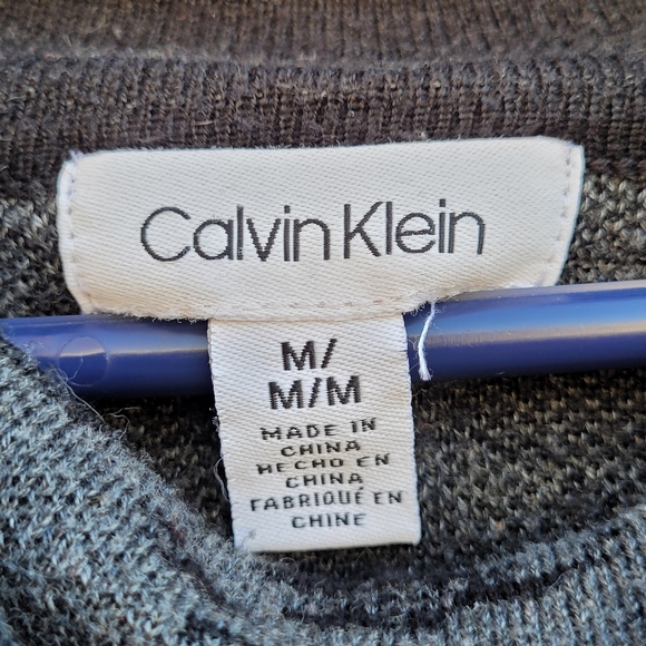 Calvin Klein sweater - Picture 7 of 7